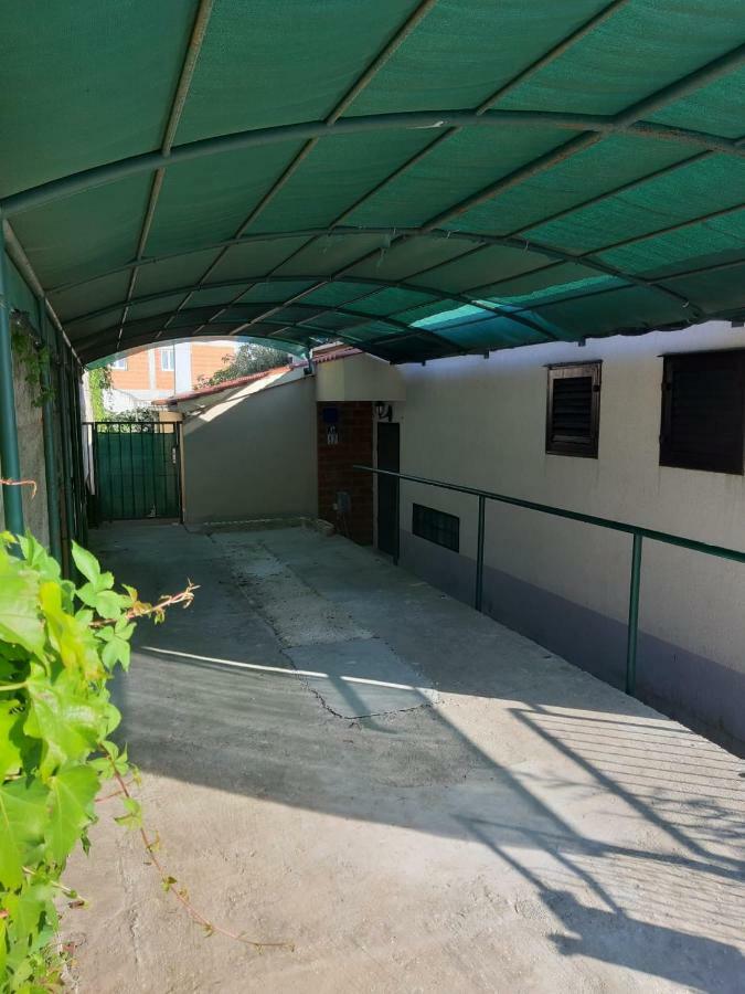 Apartment Gordana Трогир Экстерьер фото